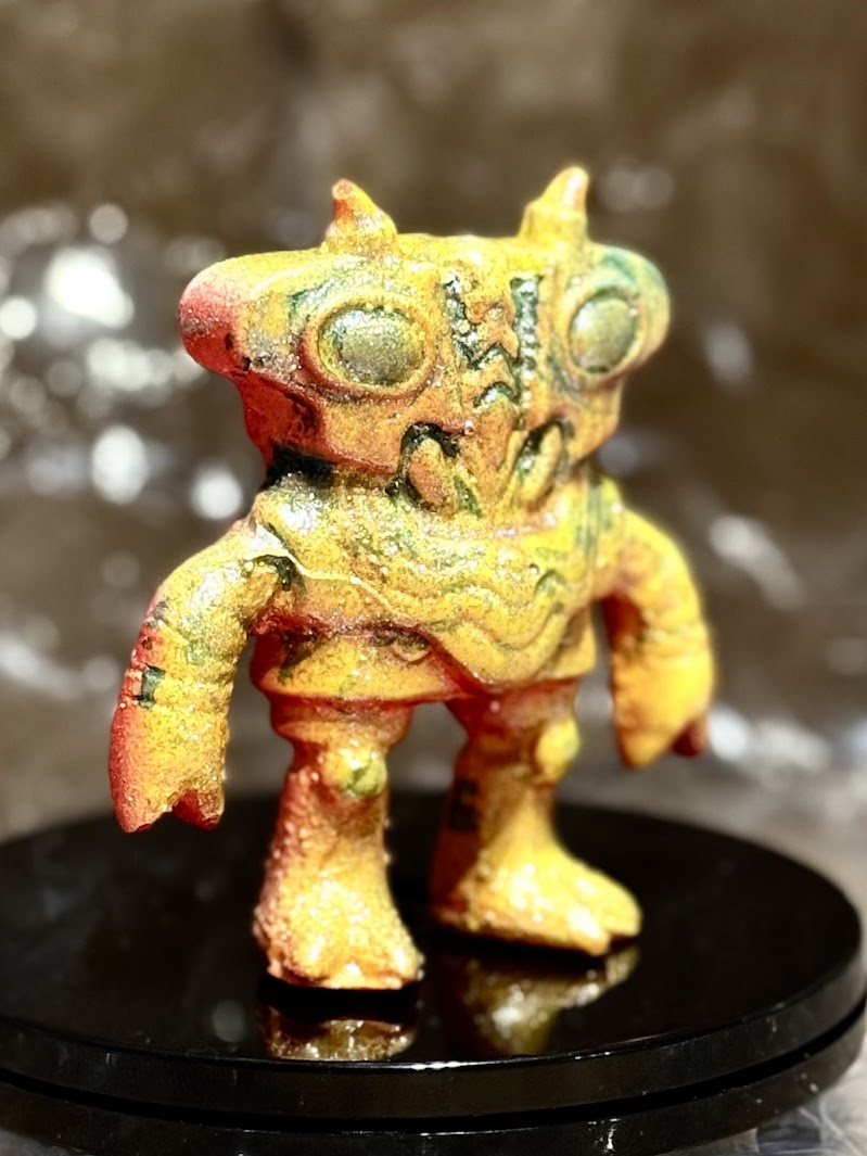 Toasticle EVRC 5/10 - Hand-cast and hand-painted Sculpture by Starstew