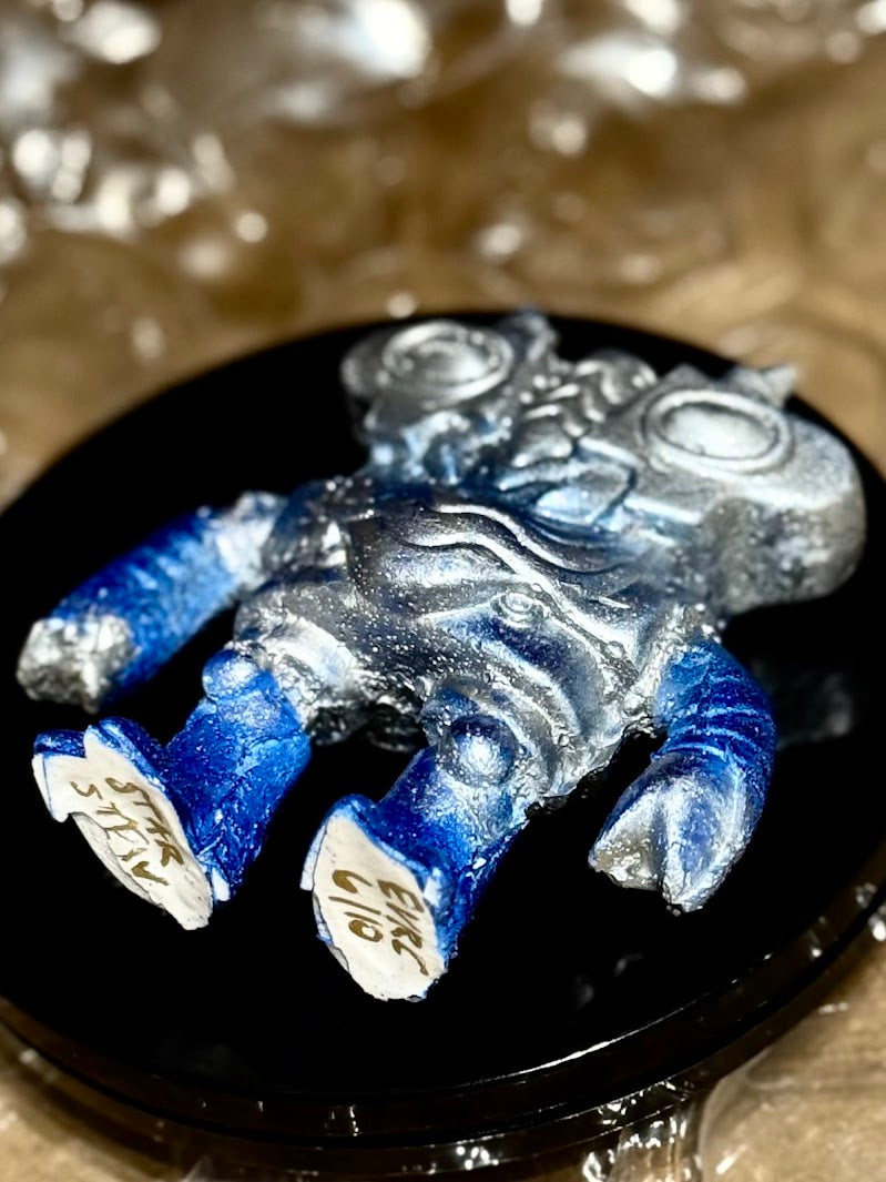 Toasticle EVRC 6/10 - Hand-cast and hand-painted Sculpture by Starstew