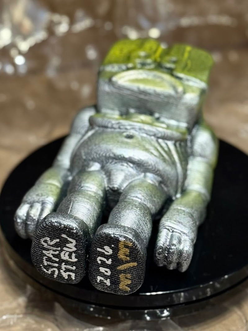 Slumptoid EV 3/3 -- hand-painted 6" robot figurine by Starstew